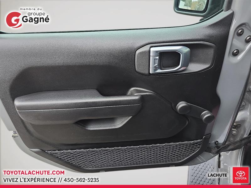 jeep Wrangler 2022 - 12