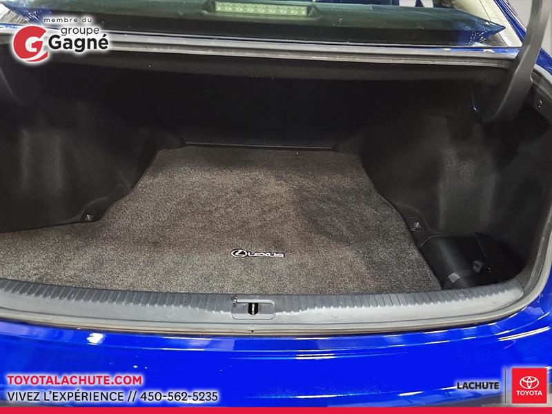 lexus IS 300 2018 - 6