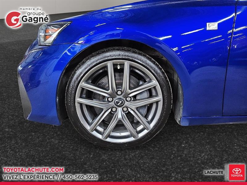 lexus IS 300 2018 - 7