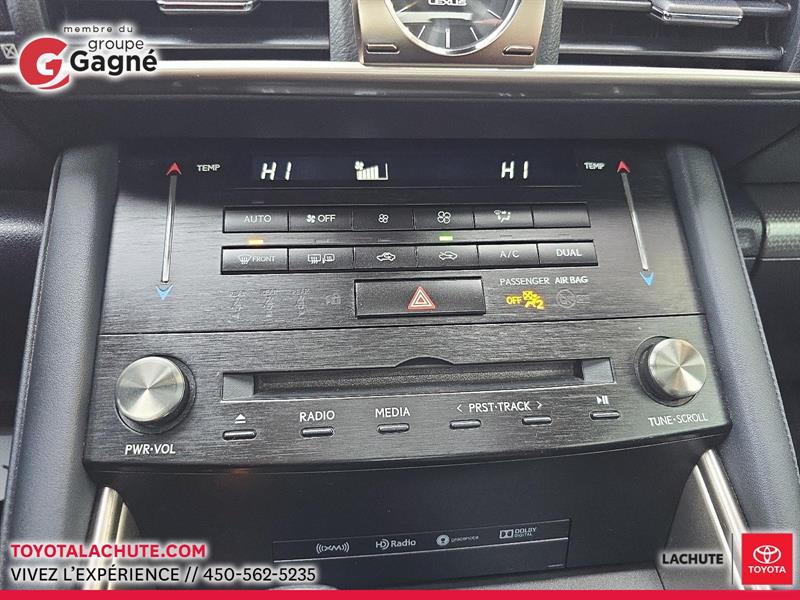 lexus IS 300 2018 - 16