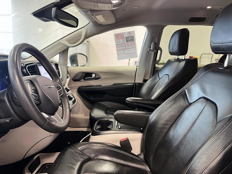 chrysler Pacifica Hybrid 2022 - 8