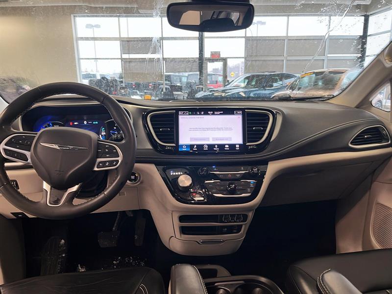 chrysler Pacifica Hybrid 2022 - 10