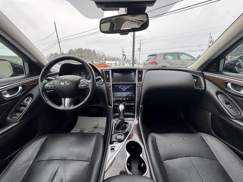 infiniti Q50 2015 - 18