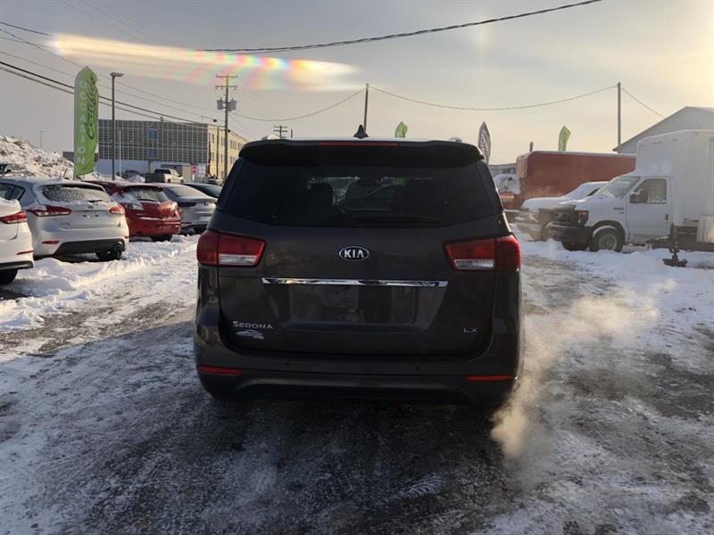 kia Sedona 2016 - 8