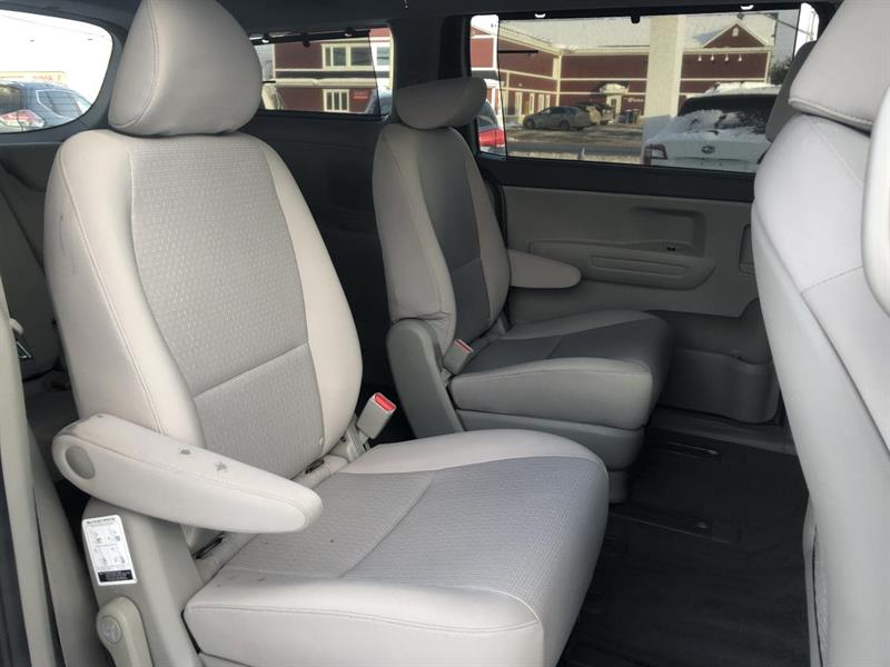 kia Sedona 2016 - 12