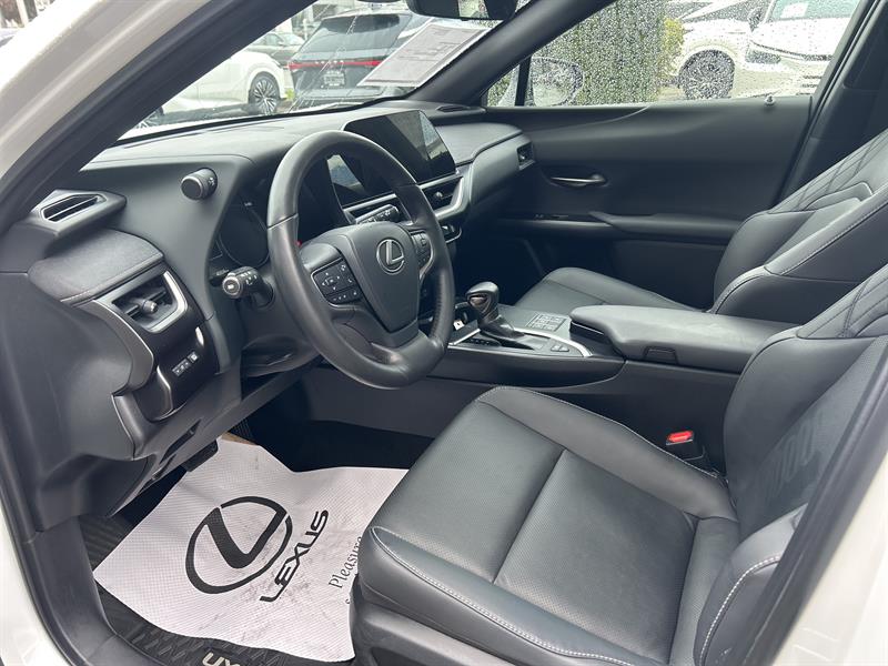 lexus UX 2023 - 16