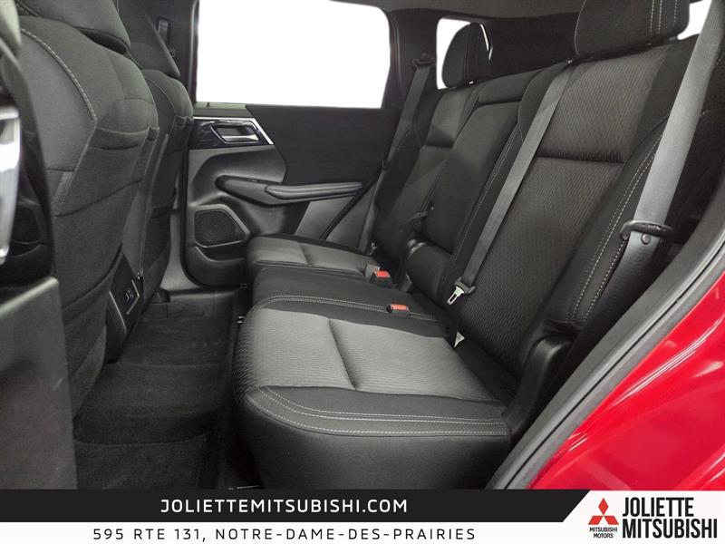 mitsubishi Outlander 2024 - 26