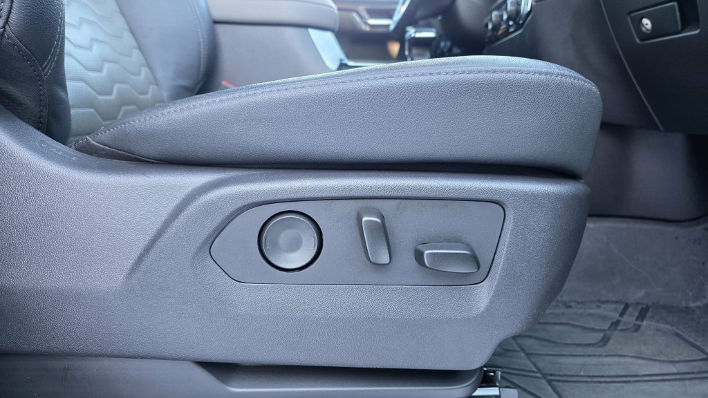 chevrolet Silverado 1500 2024 - 24