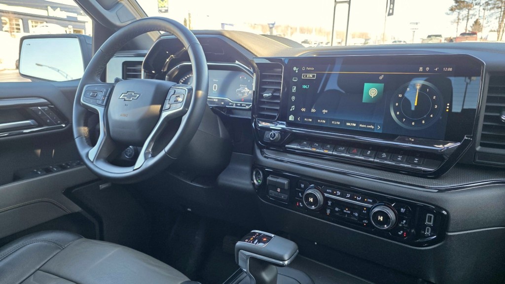 chevrolet Silverado 1500 2024 - 25