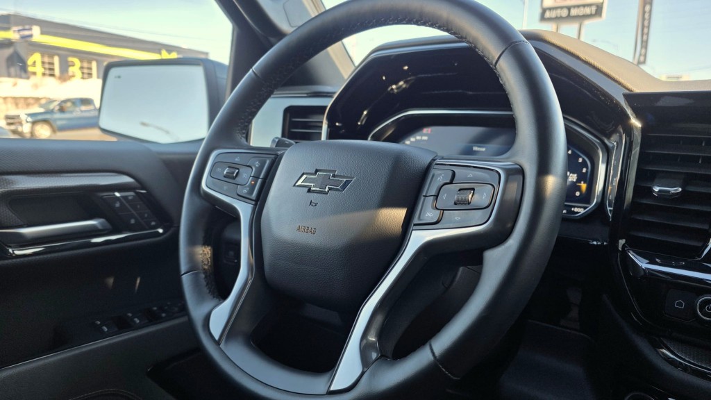 chevrolet Silverado 1500 2024 - 26