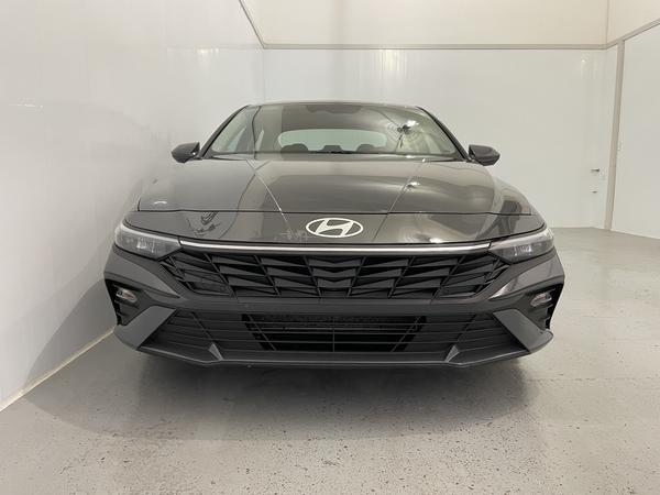 hyundai Elantra 2025 - 2