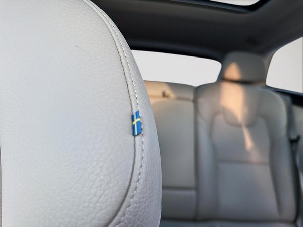 volvo XC60 2023 - 10