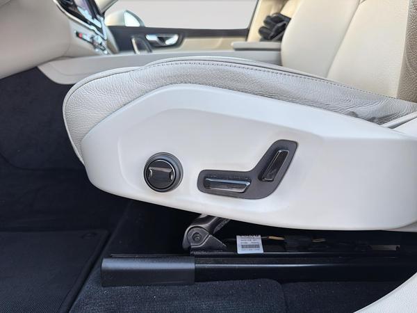 volvo XC60 2023 - 15