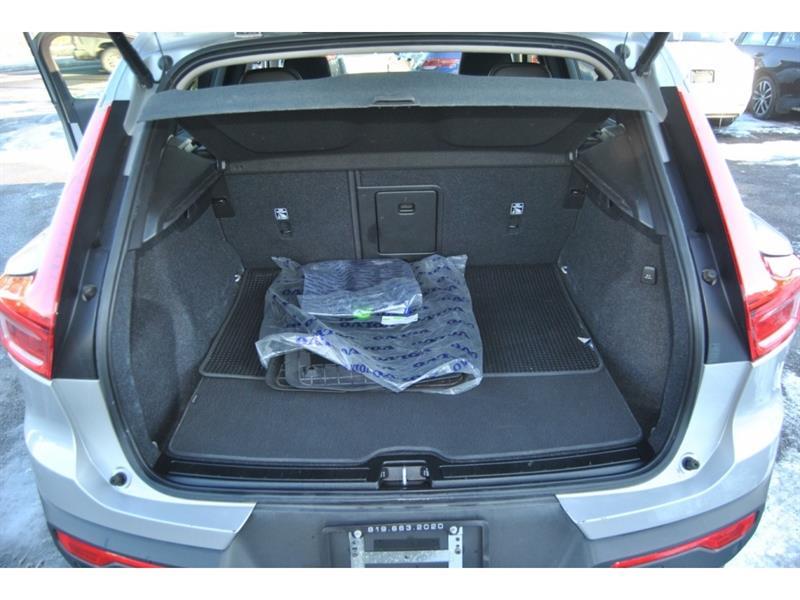 volvo XC40 2023 - 11