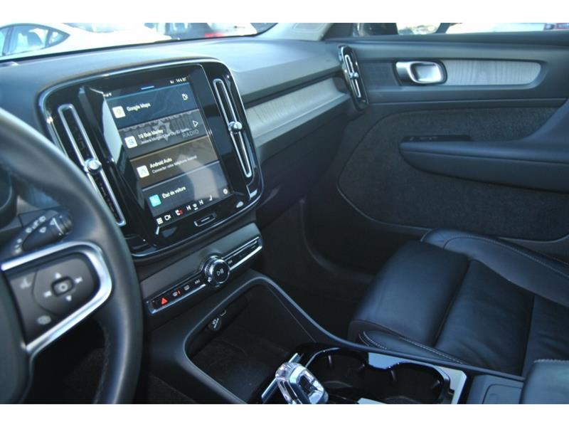 volvo XC40 2023 - 16