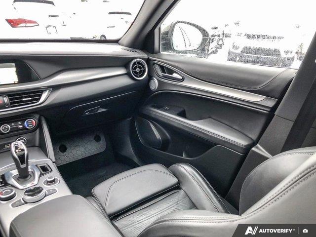 alfa romeo Stelvio 2022 - 24