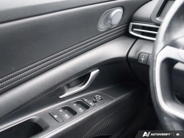 hyundai Elantra 2022 - 17