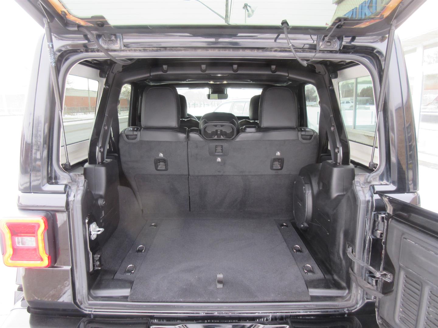 jeep Wrangler 2021 - 24