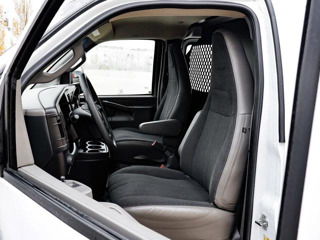 gmc Fourgonnette Savana utilitaire 2023 - 17