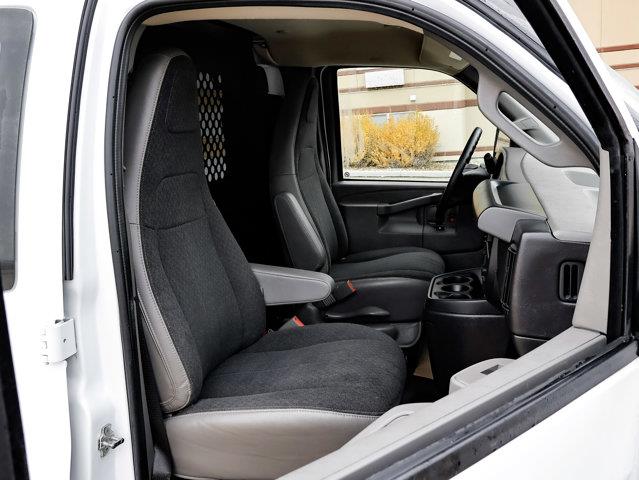 gmc Fourgonnette Savana utilitaire 2023 - 25