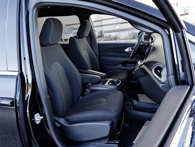 chrysler Pacifica 2024 - 26