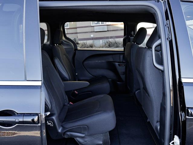 chrysler Pacifica 2024 - 27