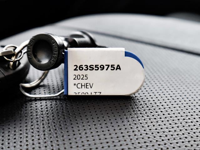 chevrolet Silverado 3500HD 2025 - 36