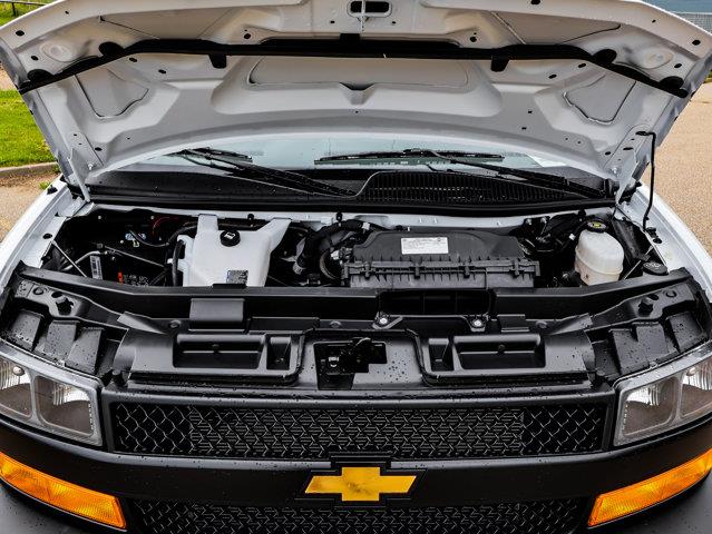 chevrolet Express Cargo Van 2025 - 9