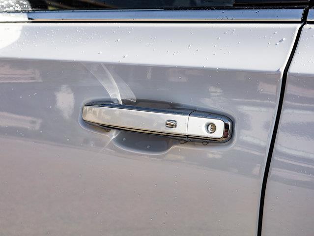 chevrolet Suburban 2025 - 8