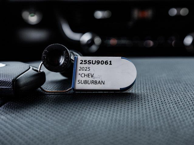 chevrolet Suburban 2025 - 32