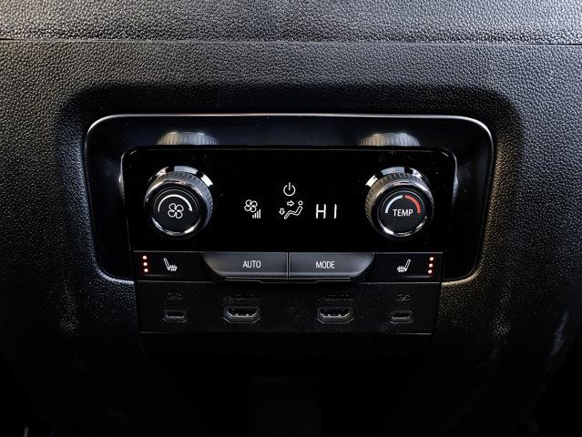 chevrolet Suburban 2026 - 35