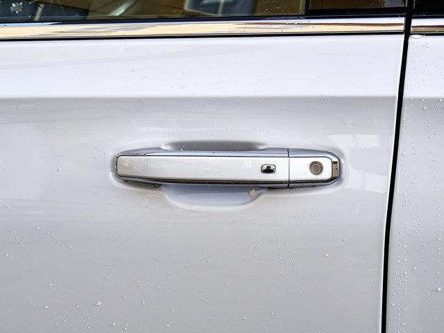 chevrolet Suburban 2026 - 8