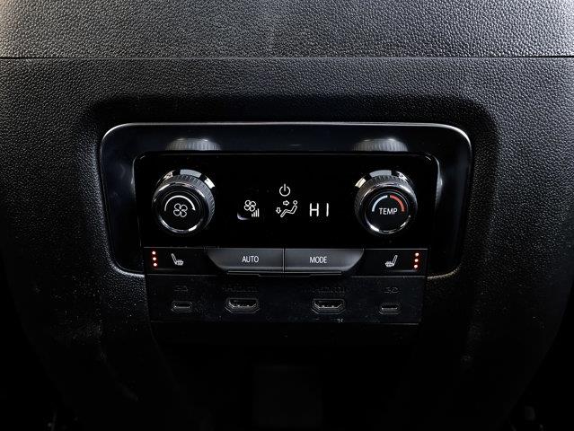 chevrolet Suburban 2026 - 35