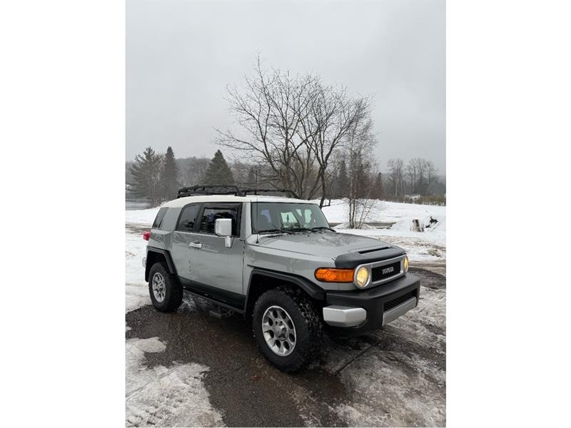 toyota FJ Cruiser 2011 - 3