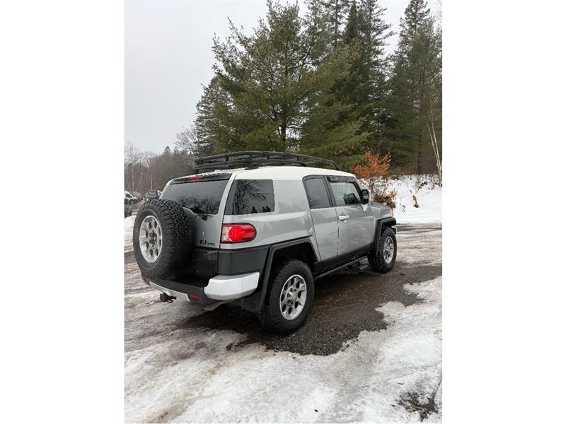 toyota FJ Cruiser 2011 - 5