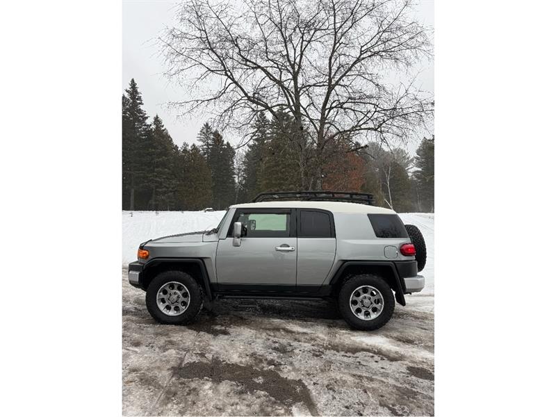 toyota FJ Cruiser 2011 - 8