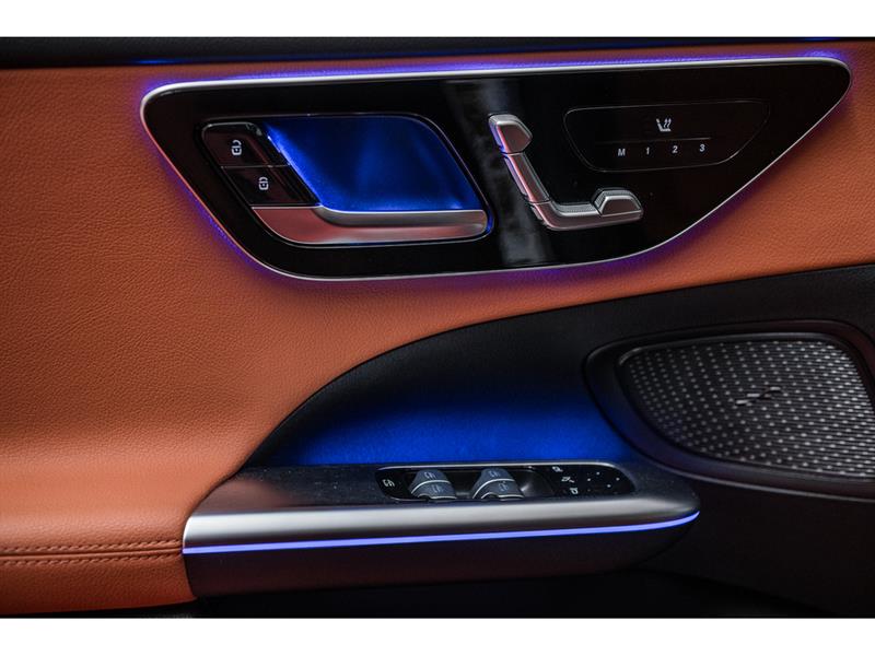 mercedes-benz C300 2022 - 12