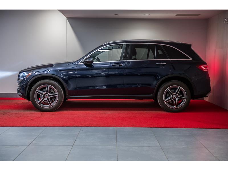 mercedes-benz GLC300 2022 - 5