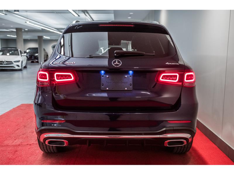mercedes-benz GLC300 2022 - 7