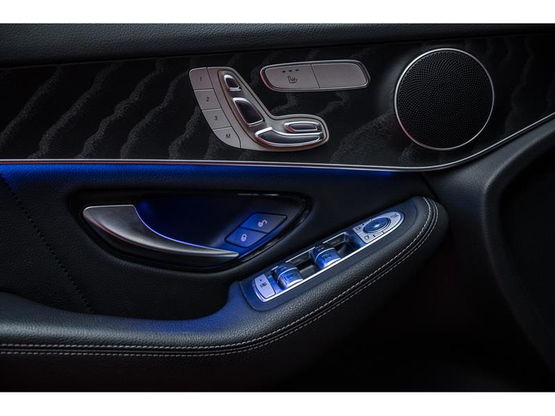 mercedes-benz GLC300 2022 - 12