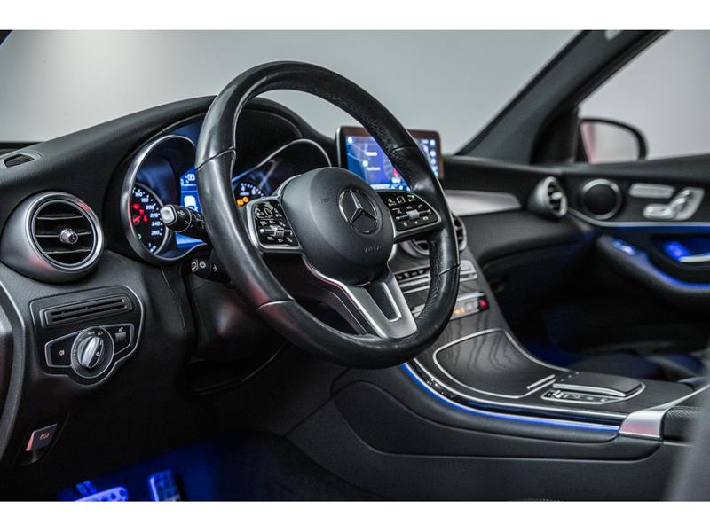 mercedes-benz GLC300 2022 - 14