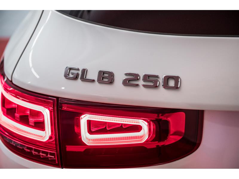 mercedes-benz GLB250 2023 - 8