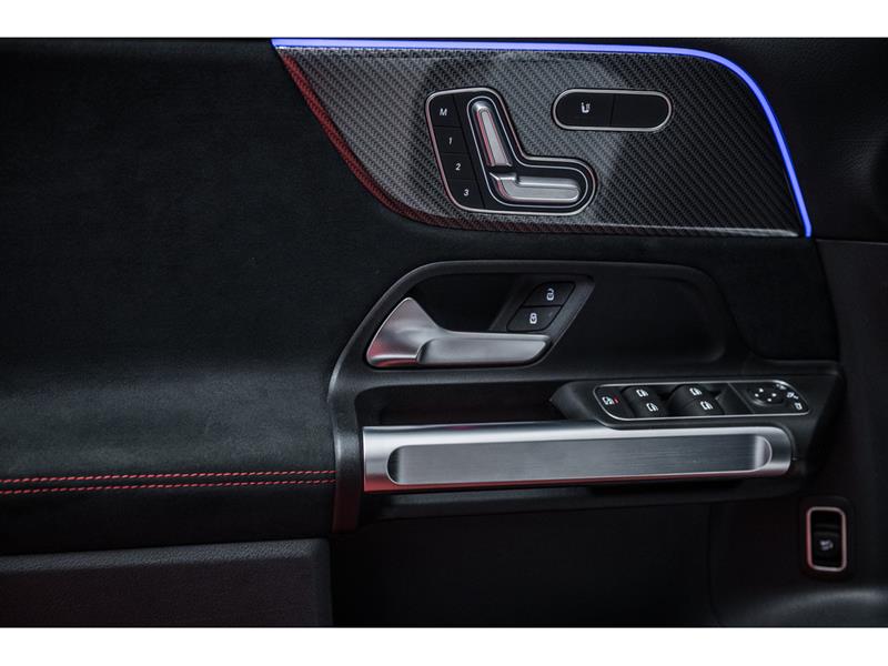 mercedes-benz GLB250 2023 - 12