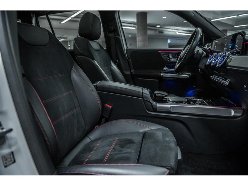 mercedes-benz GLB250 2023 - 30