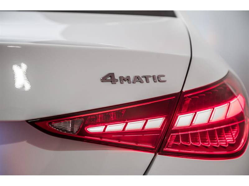 mercedes-benz C300 2024 - 9