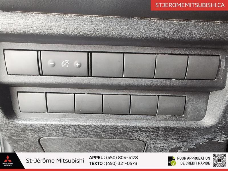 mitsubishi Outlander 2022 - 11