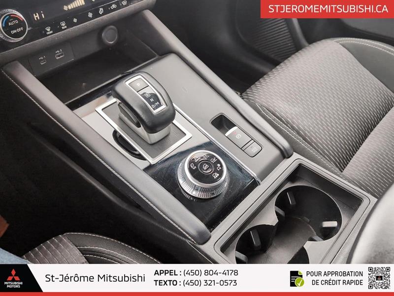 mitsubishi Outlander 2022 - 18