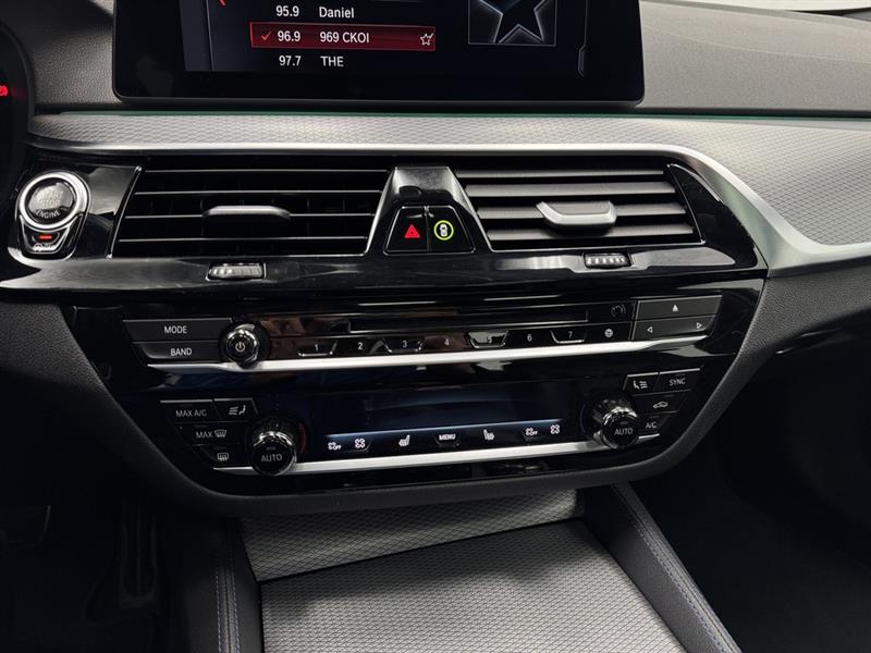 bmw 5 Series 2019 - 33