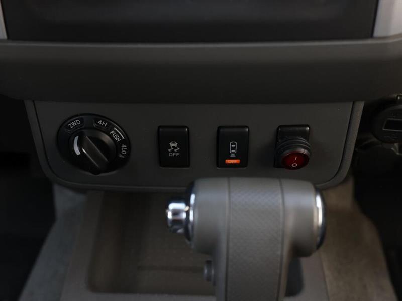 nissan Frontier 2013 - 26