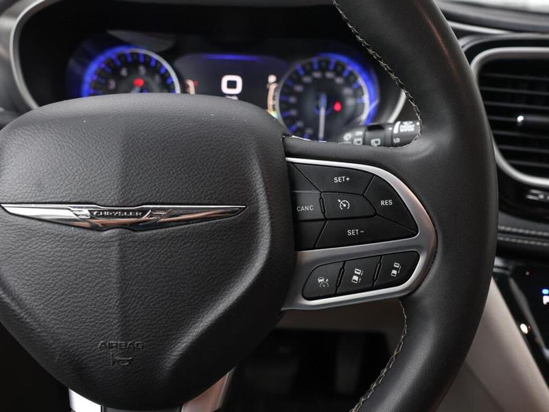 chrysler Pacifica 2023 - 26